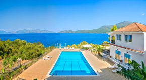 Гостиница Green Bay Hotel  Каравомилос